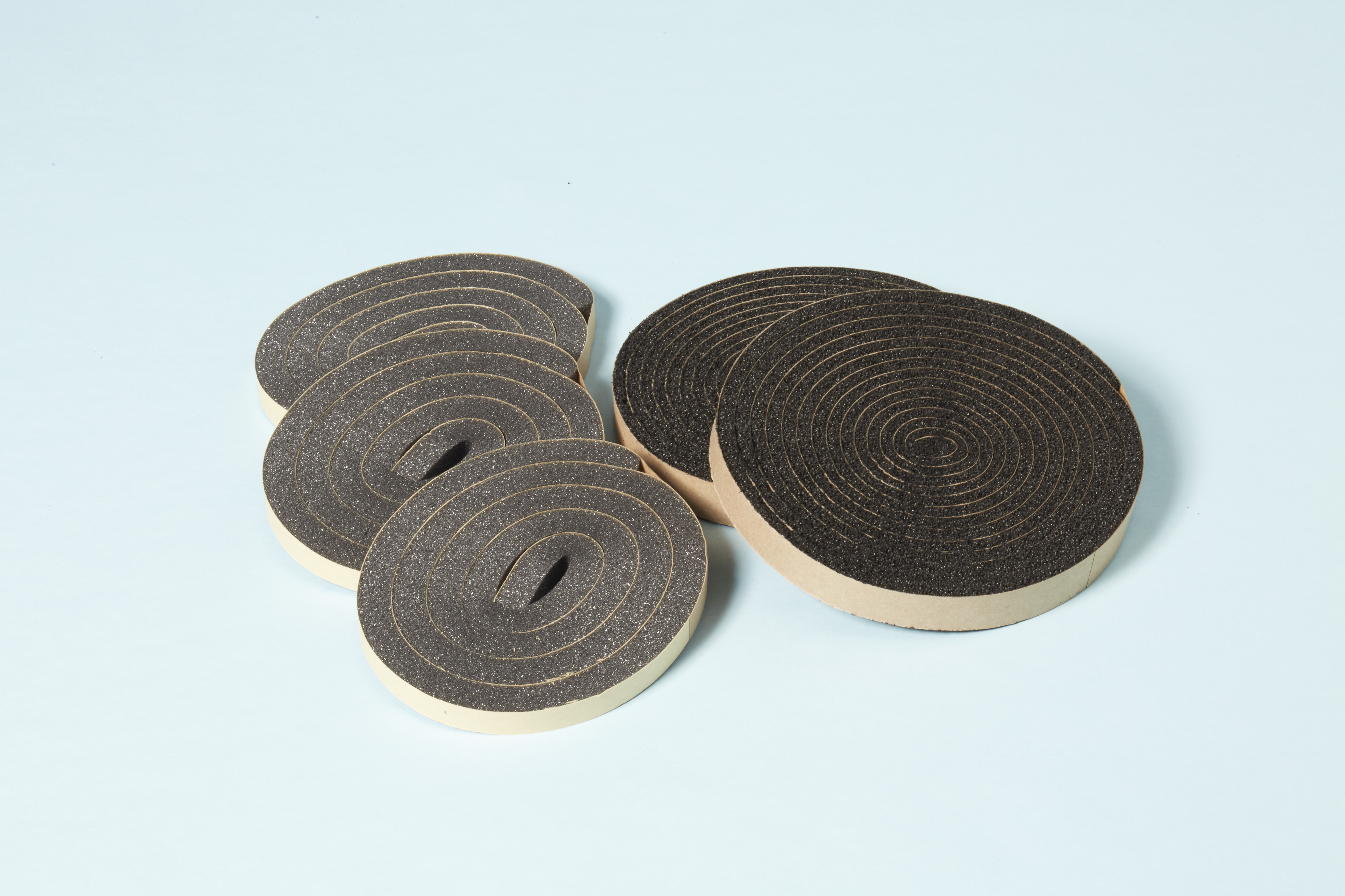 換気役物固定防水部材